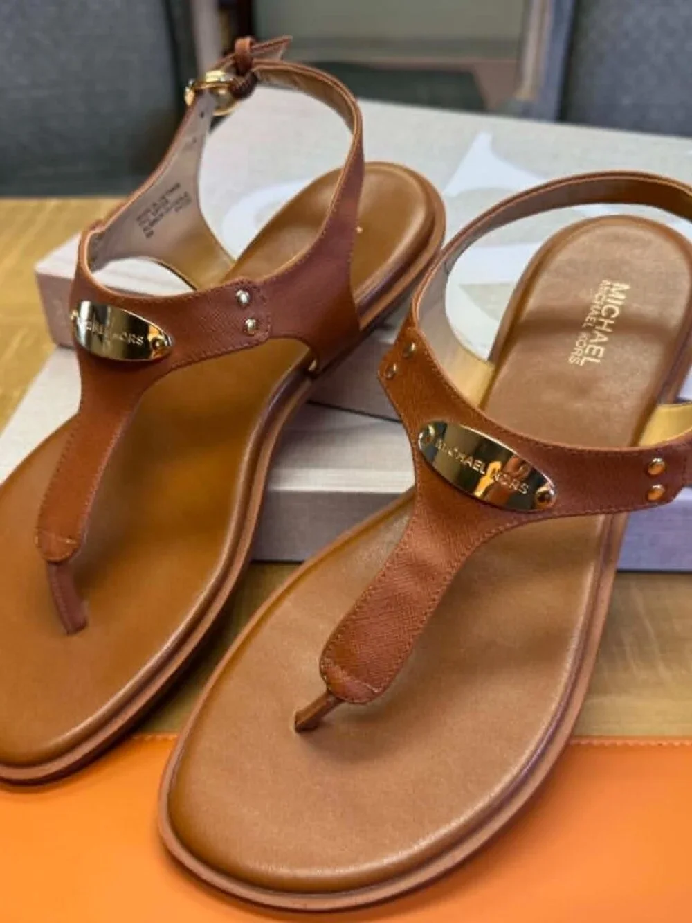Michael Kors Plate Thong Sandals | Luggage Brown | Gold Logo | Size 8